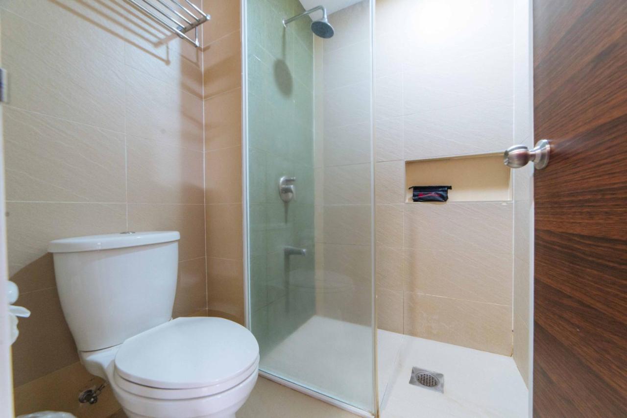 Reddoorz Premium @ The Ritz Garden Oases Hotel Davao City Екстериор снимка